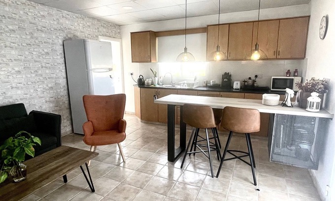 Limassol Apartment | Cosy Refurbished Apt|City Centre