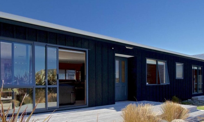 Ohakune House | Cosy ski retreat near Carrot park. Hot tub and table tennis!