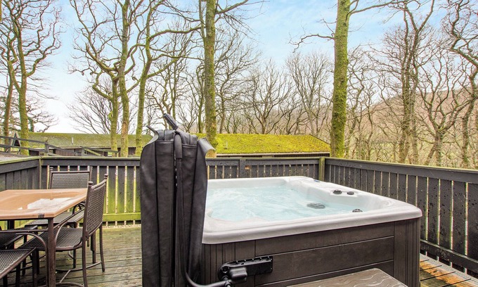 Millom Ski Chalet | Cosy traditional lodge with one double and one twin.