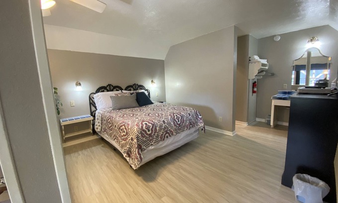 Jasper House | Cottage 2 - Historic Little Switzerland