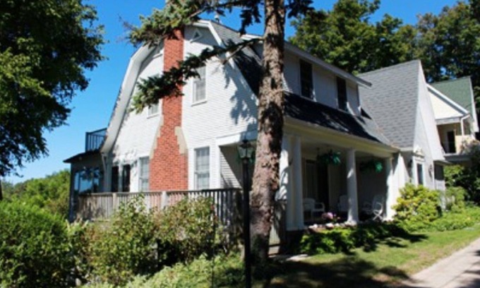 Macatawa Apartment | Cottage Apartment, Macatawa Park, Comfortably sleeps 2 + 1