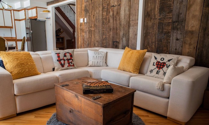 Saint-Calixte Ski Chalet | Cottage at Lac Desroches
