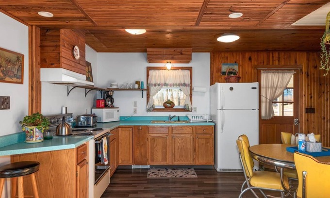 Marble Falls Cottage | Cottage- Buffalo River Basin