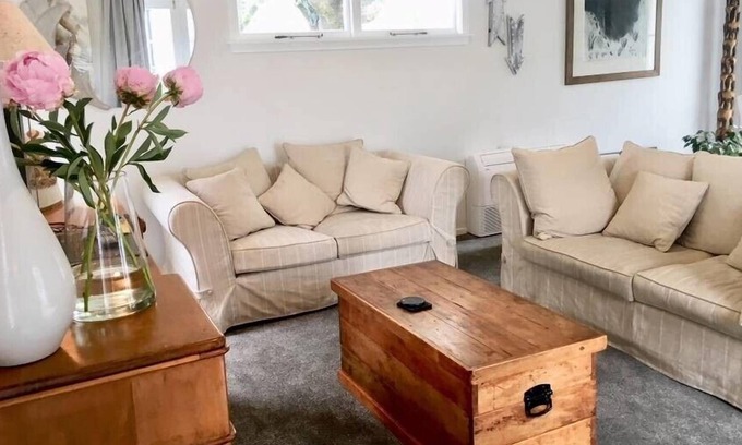 Christchurch House | Cottage Charm at Number 2