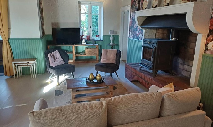 Saint-Felix Cottage | Cottage: Comfort, Pets Allowed, Shared Pool