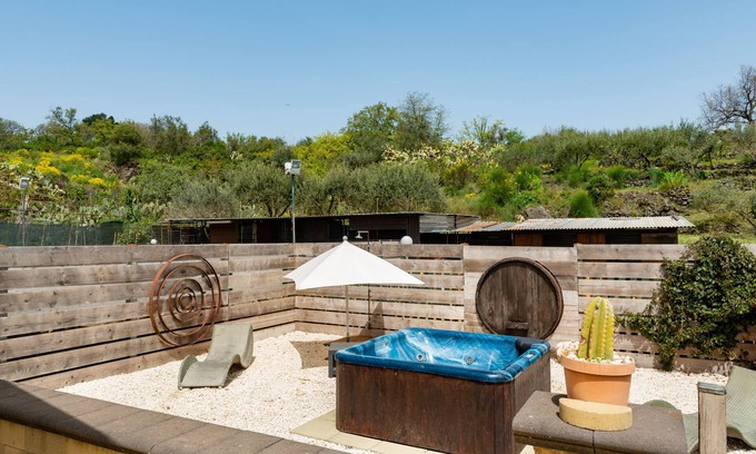 Piedimonte Etneo House | Cottage 'Etna Ranch' with Wi-Fi, Garden & Air Conditioning