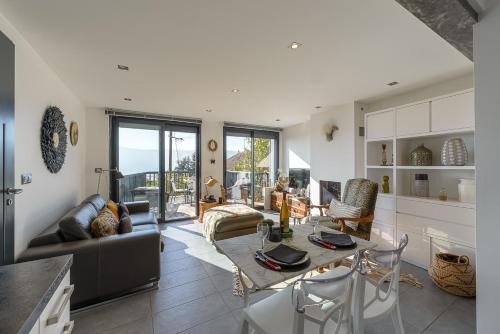 Veyrier-du-Lac Ski Chalet | Cottage Flottant - Vue Lac