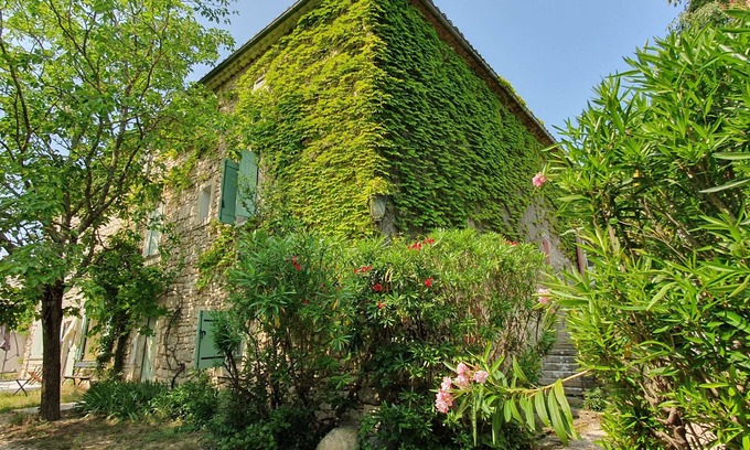 Aubussargues Cottage | Cottage for 4 in a small village near Uzès, with garden, pool and airco