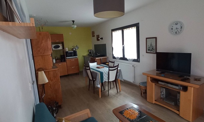 Saint-Thomas-en-Royans House | Cottage 'Chez Suzanne' with Mountain View, Shared Terrace and Shared Garden