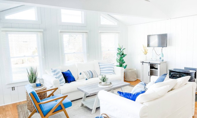 Ogunquit Cottage | Cottage Getaway - Walk to Beach & Downtown Sleep 7