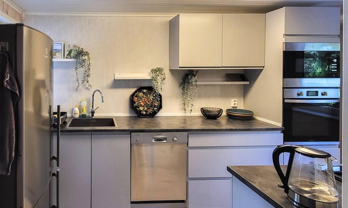 Rade Municipality House | Cottage in fairy tale forest, just a stone's throw from a hiking trail