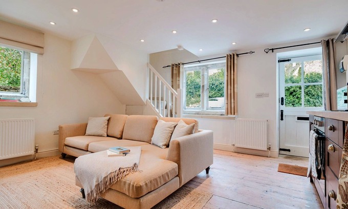 Painswick Cottage | Cottage in Painswick near Cotswold Way
