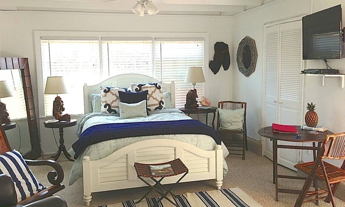 South Redondo Cottage | Cottage Is All New & Charming, Steps to the Beach.updated 2025