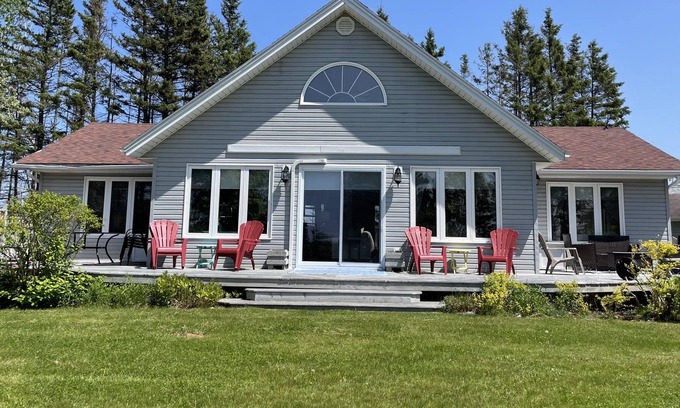 York House | Cottage Located Only 5 Mins From National Park Beach With New Screened In Room