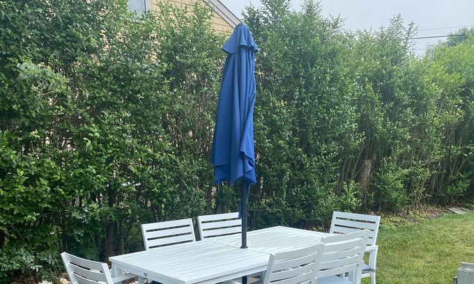 Newport East House | Cottage nestled between beaches and minutes to Newport