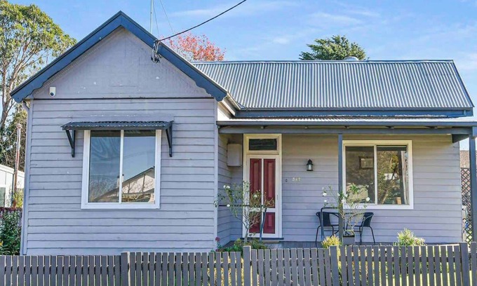 Orange House | Cottage on Lords - Pet Friendly