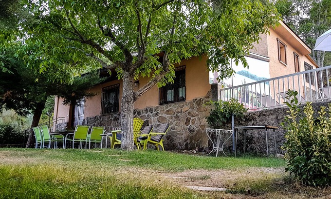 El Tiemblo Cottage | Cottage Pajaro Pi (former Don Burguillo) for 8 people