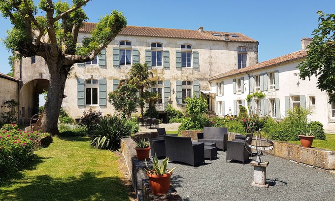 Asnieres-la-Giraud Cottage | Cottage (sleeps 6) at Domaine de Chantageasse, a 17th century estate with pool