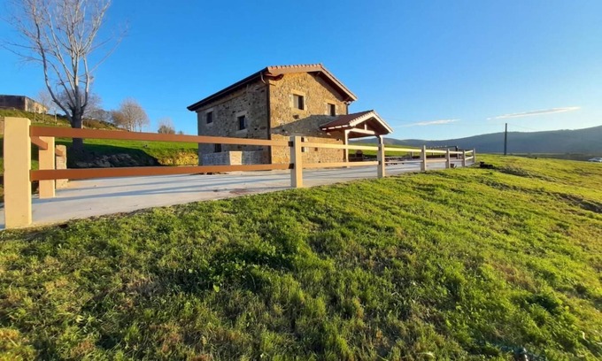 Selaya Cottage | Cottage with Barbecue and fireplace in Cantabria