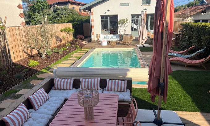 Andernos-les-Bains House | Couleurs Bassin" villas 50 m from the beach. 6 bedrooms - 11 beds - 6 bathrooms.