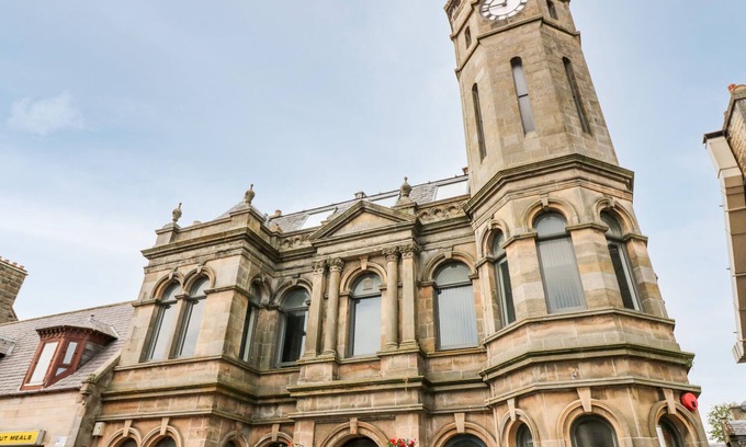 Keith Cottage | COUNCIL CHAMBERS AT THE INSTITUTE EXECUTIVE APARTMENTS in Keith