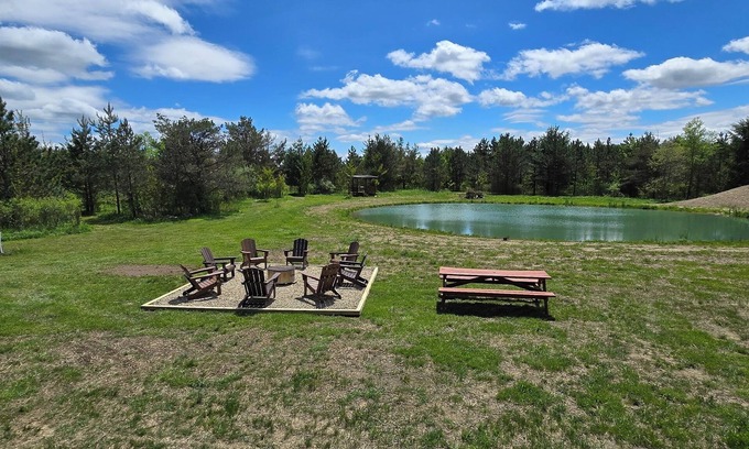 Swain House | Country 3-bed house with WiFi and AC in welcoming Swain, near Letchworth Park!