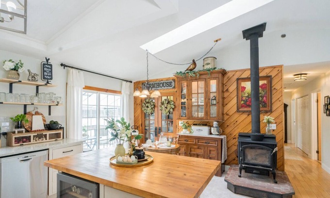 Greenfield Center Cottage | Country Cottage – Peaceful Pet-Friendly Retreat [5 Miles from Saratoga Springs]