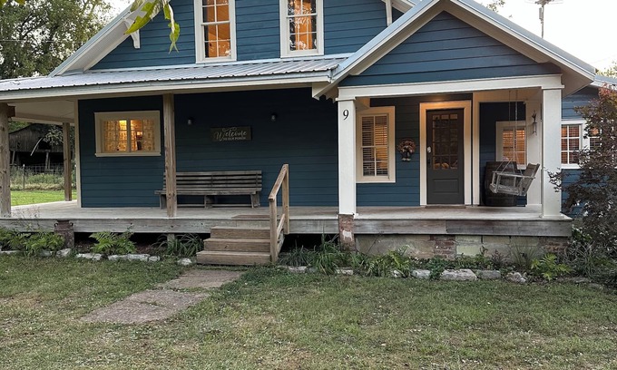 Fayetteville Other | Country Cottage Hideaway near Lynchburg