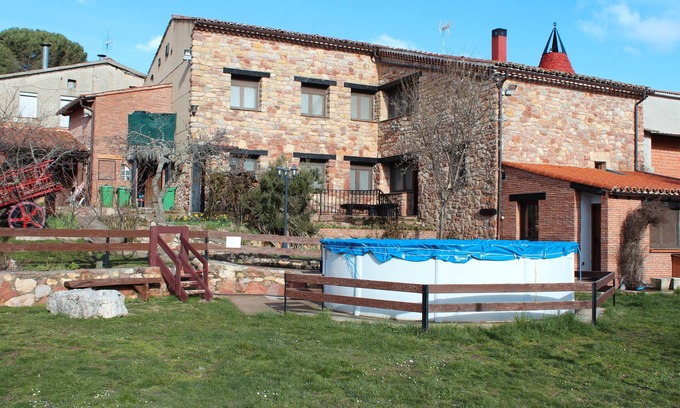 Espeja de San Marcelino House | Country House 'La Chimenea De Soria II' with Mountain Views, Shared Pool and Wi-Fi