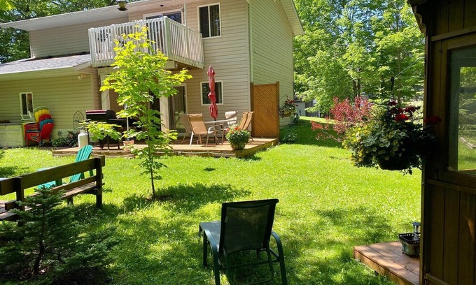 Tay House | Country Hideaway by Georgian Bay near The Tay Shores Trail & Marinas.