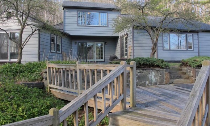 Woodstock House | COUNTRY HOME Fenced Backyard, 1 mi. to Town, Kids & Dogs OK!