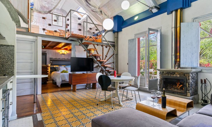 Meruja House | Country House 'Zentralclub Voltio' with Mountain View, Private Terrace and Wi-Fi