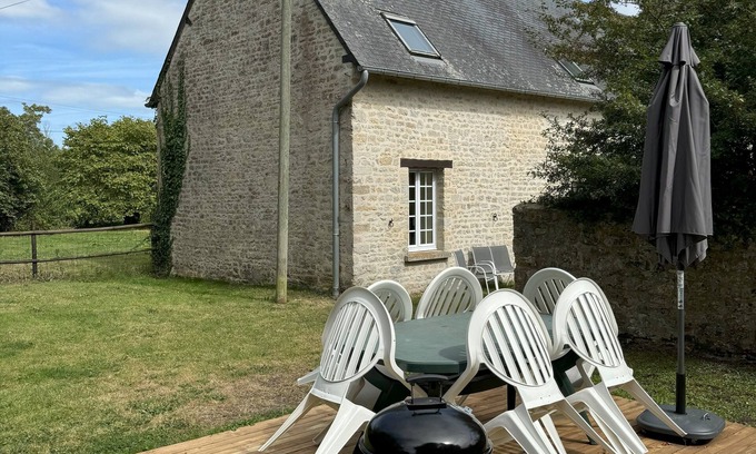 Saint-Come-du-Mont House | Country house nestled in a stable near Utach Beach. Dogs welcome!