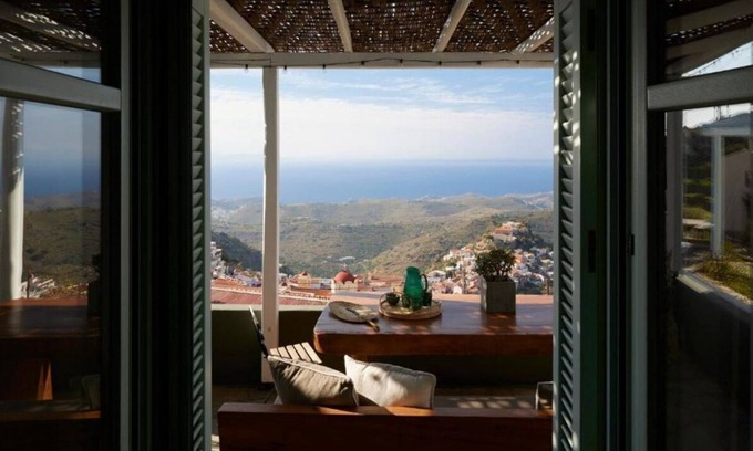 Ioulida Villa | Country House 'Cycladic Villa Eroza' with Sea View, Wi-Fi and Air Conditioning