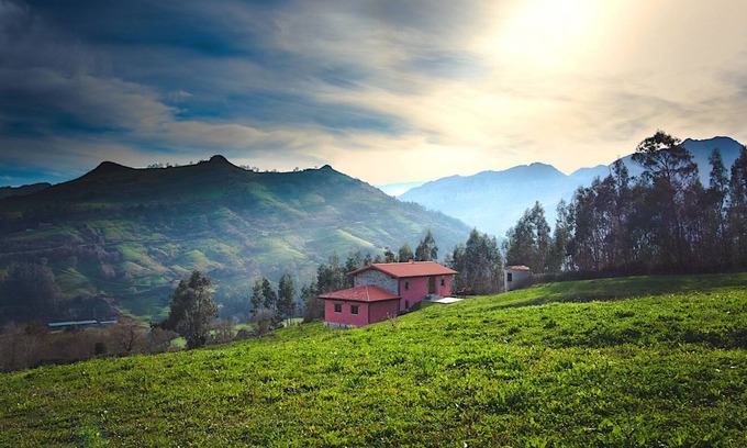Lierganes House | Country House 'Mugidos Lejanos' with Sea View, Private Terrace and Private Garden