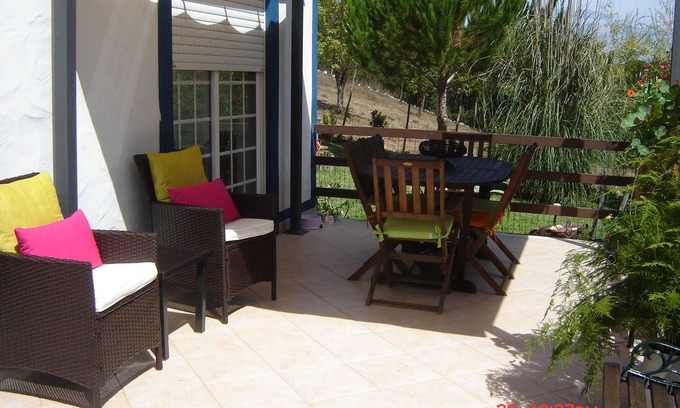 Louriceira de Baixo House | Country house near Lisbon inserted in Natural Reserve