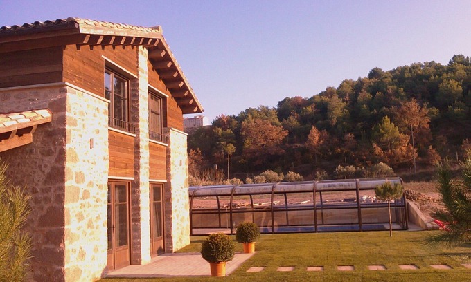 Cardona Cottage | country house with private pool, 4 bedrooms, all with bathroom, 8-12p