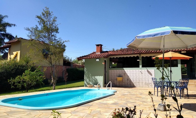 Ipeuna House | Country house with swimming pool in gated community. Access to lake with fishing