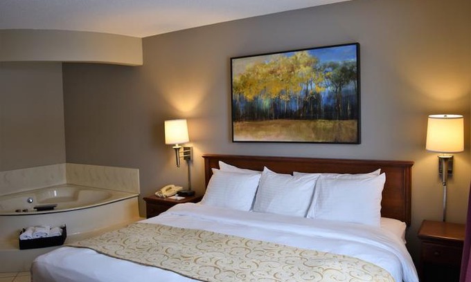 River Falls Hotel | Country Inn River Falls