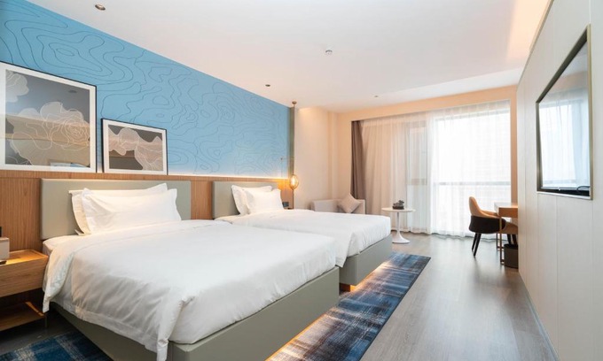 Hongshan Hotel | Country Inn & Suite by Radisson, Wuhan Optics Valley Technology Convention and Exhibition Center