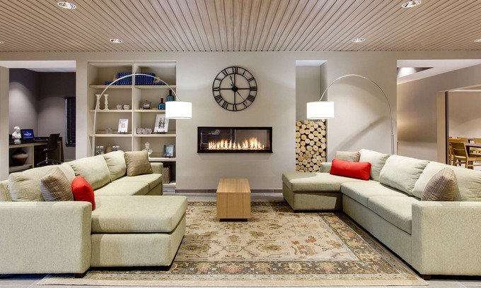 Village of Germantown Hotel | Country Inn & Suites by Radisson, Germantown, WI