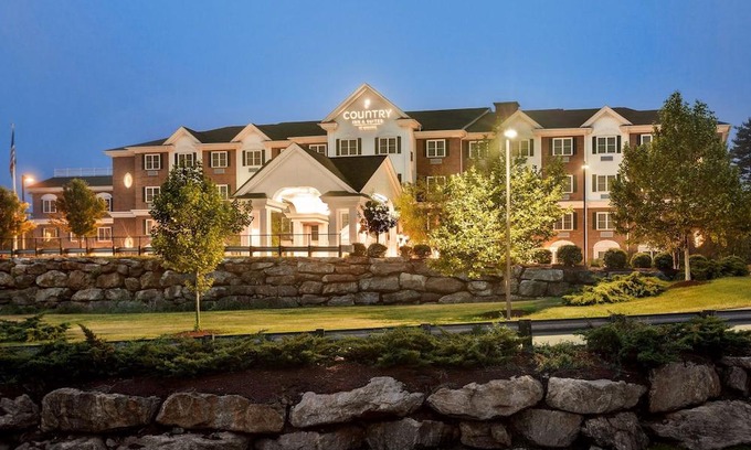 Bedford Hotel | Country Inn & Suites by Radisson, Manchester Airport, NH