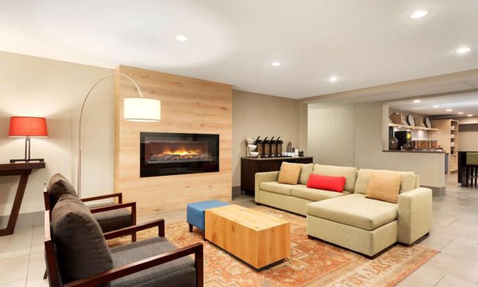 Cedar Rapids - Iowa City Hotel | Country Inn & Suites by Radisson Cedar Rapids Airport IA