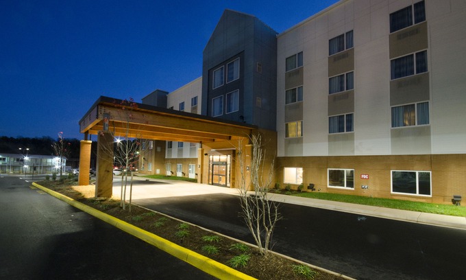 Charlottesville Hotel | Country Inn & Suites by Radisson, Charlottesville-Uva, VA
