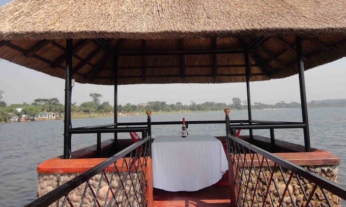 Entebbe Hotel | Country Lake Resort - Garuga