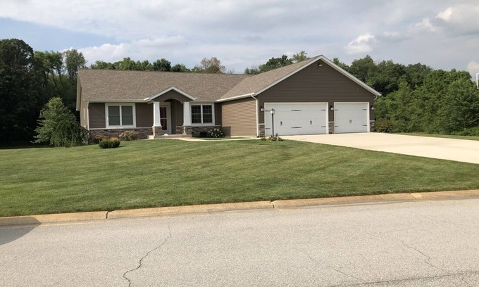 Saint Marys Saint Joseph County House | Country Living 25 minutes from Notre Dame