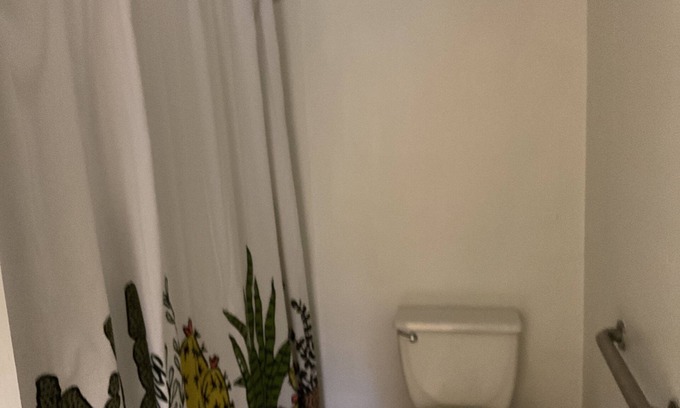 Dickinson House | Country Party House up to 46 guests 11/2 baths 1200 sq building