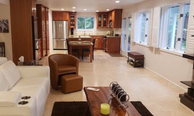 Albany Apartment | Country Quiet, City Close