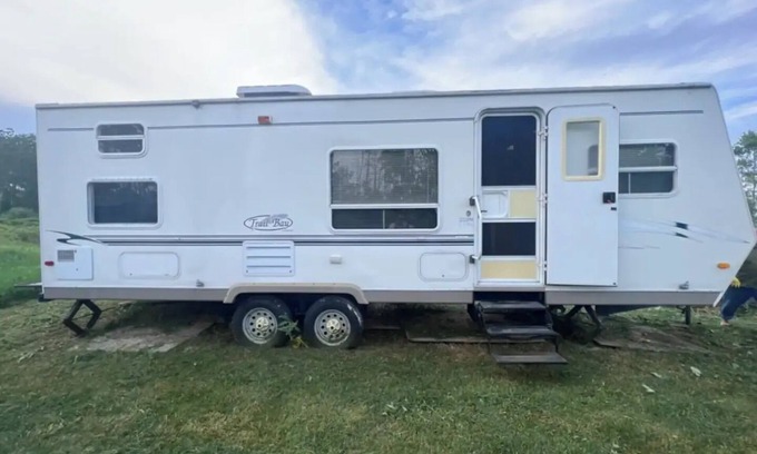 Allenton House | Countryside Camper between Capac & Imlay City!