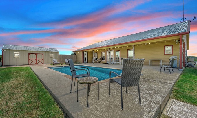 Brookshire Other | Countryside Texas Sanctuary Enjoy Sunrises & Sunsets, Grill, Firepit & Longhorns